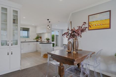 Photo of property in Waterview Estate, 28/4 Greystone Place, Omokoroa, 3114