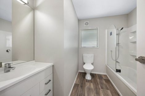 Photo of property in 27 Calypso Way, Unsworth Heights, Auckland, 0632