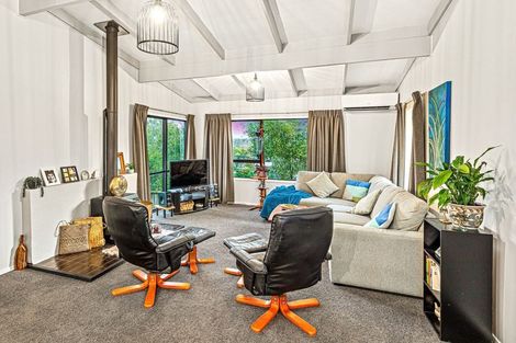 Photo of property in 12 Peterhouse Place, West Harbour, Auckland, 0618