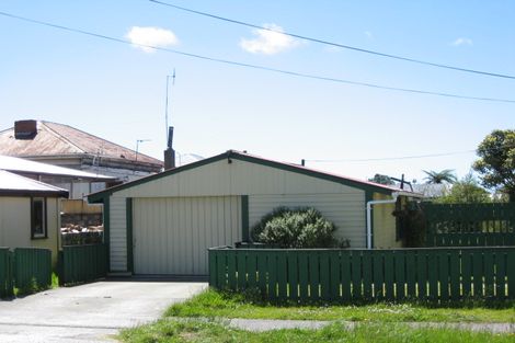 Photo of property in 21 Fonblanque Street, Westport, 7825