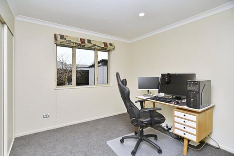 Photo of property in 11 Springside Place, Redwood, Christchurch, 8051