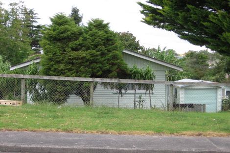 Photo of property in 60 Harmel Road, Glendene, Auckland, 0602