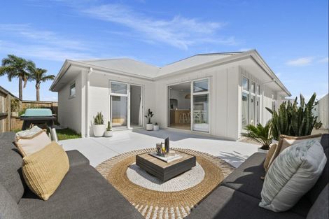 Photo of property in 4 Lorata Close, Papamoa Beach, Papamoa, 3118