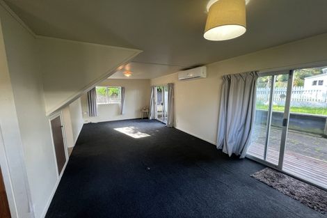 Photo of property in 99 Kemp Road, Massey, Auckland, 0614