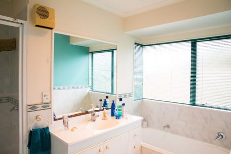 Photo of property in 11 Linicro Place, Wattle Downs, Auckland, 2103