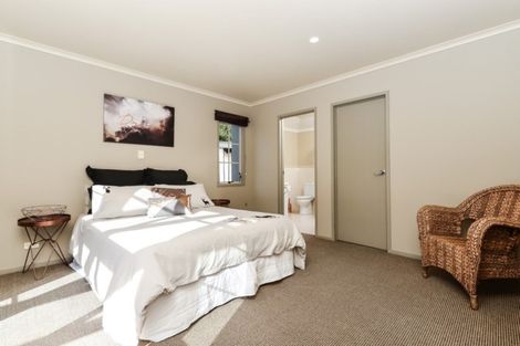 Photo of property in 18 Roderick Place, Rototuna, Hamilton, 3210