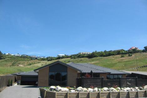 Photo of property in 28 Pentonville Close, Westmorland, Christchurch, 8025