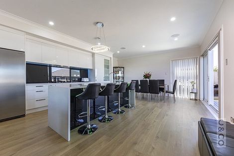 Photo of property in 2 Tauwaka Crescent, Riverhead, 0820