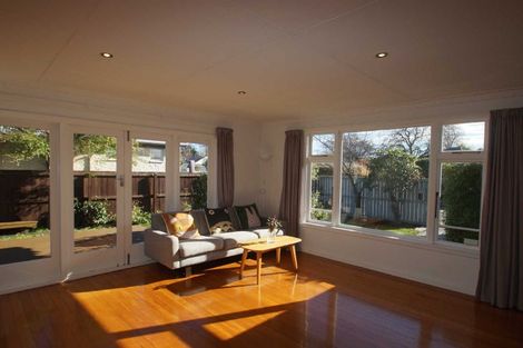 Photo of property in 9 Verran Place, Fendalton, Christchurch, 8052