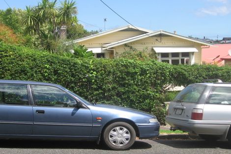 Photo of property in 19 Ewen Alison Avenue, Devonport, Auckland, 0624