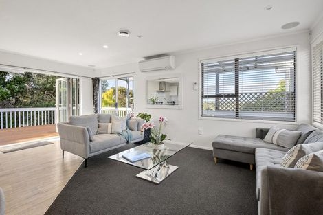 Photo of property in 15 Rosario Crescent, Red Beach, 0932