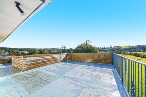 Photo of property in 6 Deacon Road, Riverhead, Kumeu, 0892