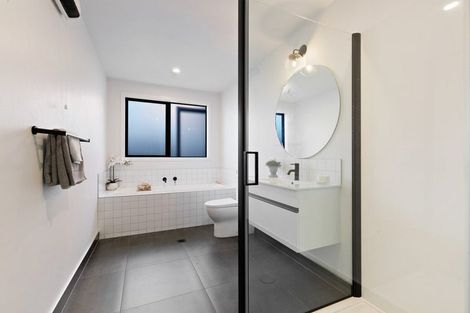 Photo of property in 70 Jack Hanley Drive, Jacks Point, Queenstown, 9371