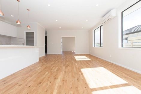 Photo of property in 9 Davey Crescent, Orewa, 0931