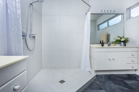 Photo of property in 1/20 Marama Street, Castor Bay, Auckland, 0620