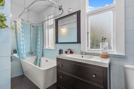 Photo of property in 119 Dyers Pass Road, Cashmere, Christchurch, 8022