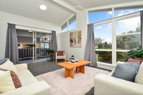 Photo of property in 10 Bremridge Place, Melville, Hamilton, 3206