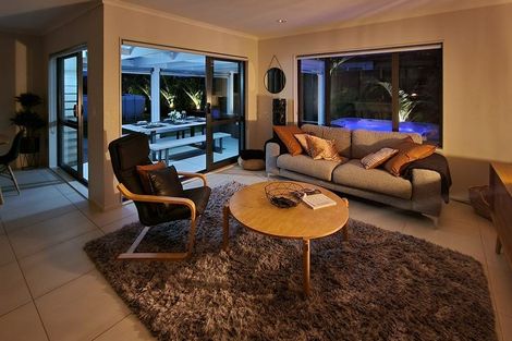 Photo of property in 11 Creda Road, Wattle Downs, Auckland, 2103