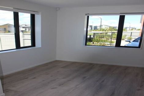 Photo of property in 11 Ngakoro Road, Karaka, Papakura, 2113