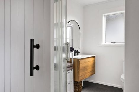 Photo of property in 9 Preston Street, Eltham, 4322