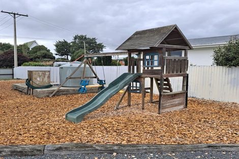 Photo of property in 7 Manse Street, Clinton, 9534