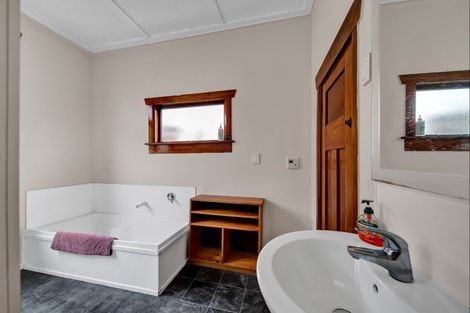 Photo of property in 51 Vivian Street, New Plymouth, 4310