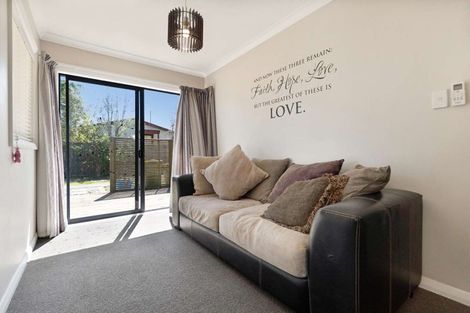 Photo of property in 32 Willow Avenue, Hannahs Bay, Rotorua, 3010