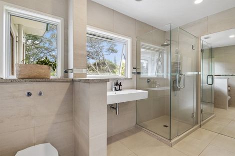 Photo of property in 44 Tizard Road, Birkenhead, Auckland, 0626