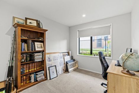 Photo of property in 1a Links Drive, Waiwhakaiho, New Plymouth, 4312