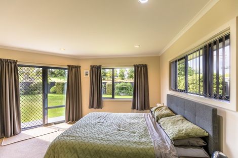 Photo of property in 10 Parkland Drive, Waipawa, 4210