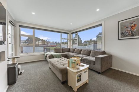 Photo of property in 12 Pembroke Street, Highbury, Palmerston North, 4412