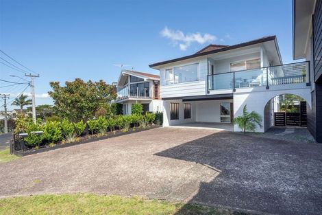 Photo of property in 2/50 Seaview Road, Castor Bay, Auckland, 0620