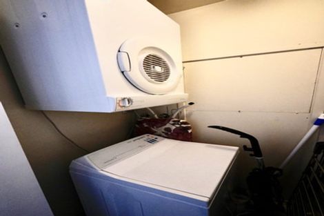 Photo of property in 1b/5 Charlotte Street, Eden Terrace, Auckland, 1021