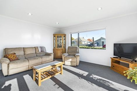 Photo of property in 63 Lismore Street, Merrilands, New Plymouth, 4312
