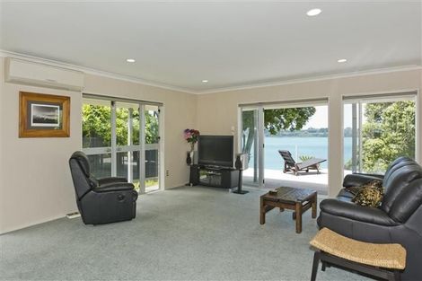 Photo of property in 188a Devonport Road, Tauranga, 3110