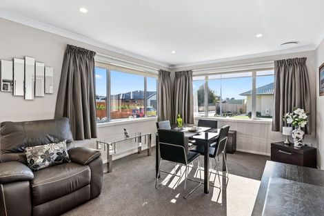 Photo of property in 13 Saint Vincent Way, Waikanae, 5036