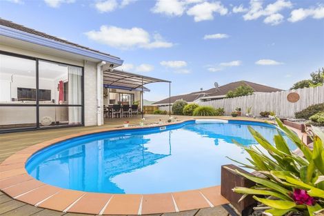 Photo of property in 62 Meadowland Drive, Somerville, Auckland, 2014