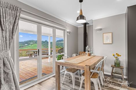 Photo of property in 17 Hook Road, Paparoa, 0571