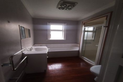 Photo of property in 64 Middleton Road, Kew, Dunedin, 9012