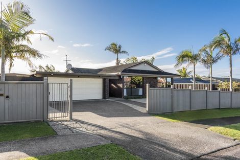 Photo of property in 16 Paykel Avenue, Farm Cove, Auckland, 2012