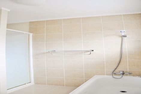 Photo of property in 1/3 Capilano Place, Glenfield, Auckland, 0629