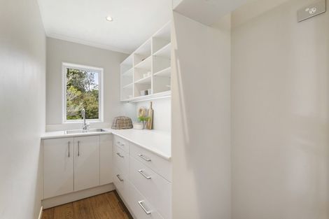 Photo of property in 29d Greenhithe Road, Greenhithe, Auckland, 0632