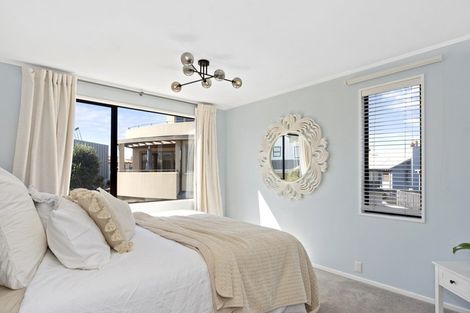 Photo of property in 2/127 Oceanbeach Road, Mount Maunganui, 3116