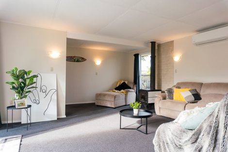 Photo of property in 31 Marine Parade South, Foxton Beach, Foxton, 4815