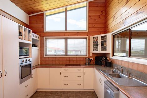 Photo of property in 43 Mahana Road, Ngatea, 3503