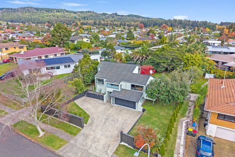 Photo of property in 11 Waitawa Place, Lynmore, Rotorua, 3010