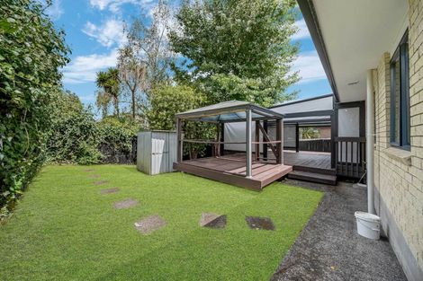 Photo of property in 69a Awaroa Road, Sunnyvale, Auckland, 0612