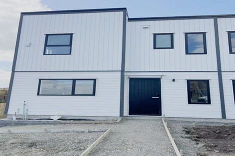 Photo of property in 41b Crestview Rise, Papakura, 2110