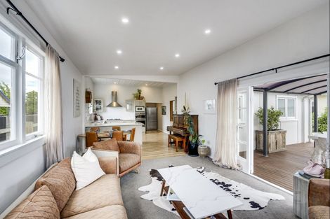 Photo of property in 609b Avenue Road West, Saint Leonards, Hastings, 4120