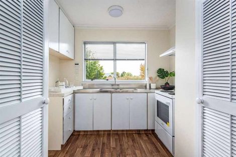 Photo of property in 6 Jenkins Avenue, Redwood, Christchurch, 8051